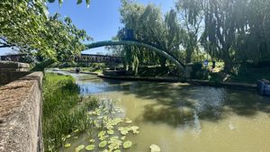 Photo 1- click for photo gallery